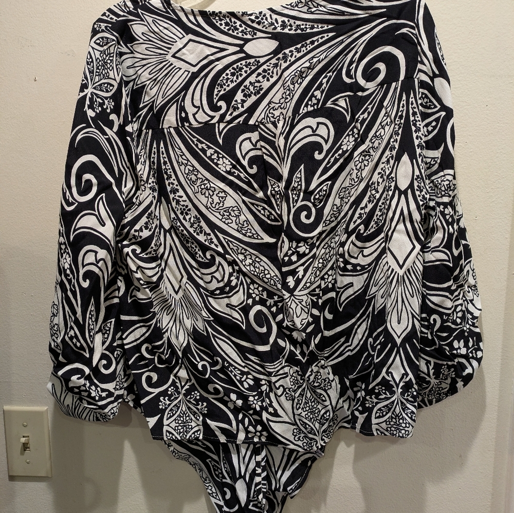 karen Kane Black and White Patterned Blouse Size Xlp - Picture 5 of 6